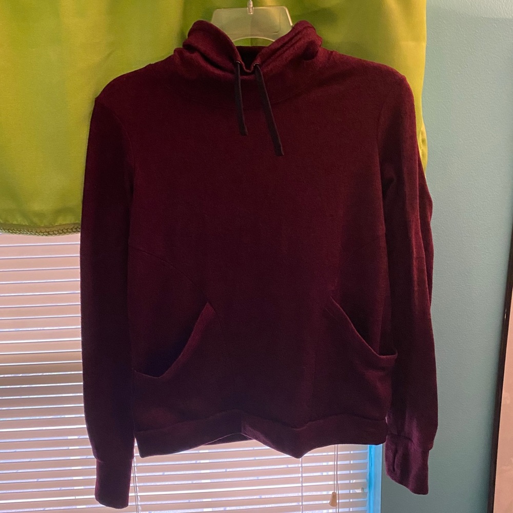 Old Navy active sweatshirt